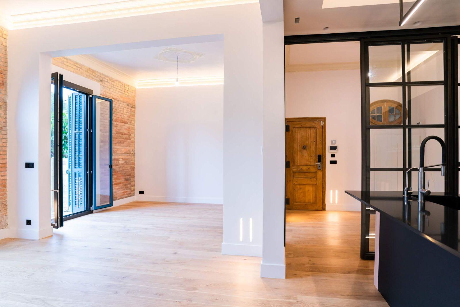 Living room with direct access to the private garden